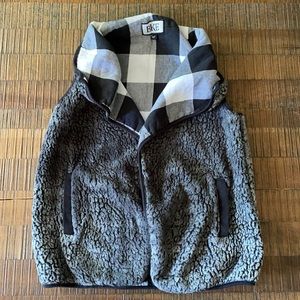 BKE Sherpa Vest…Black & White Plaid on the inside